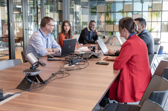 Réunion entre collaborateurs