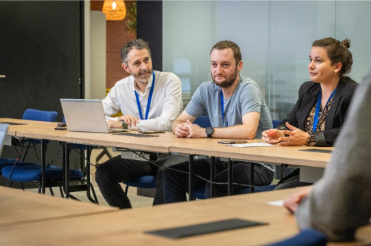 Réunion entre collaborateurs