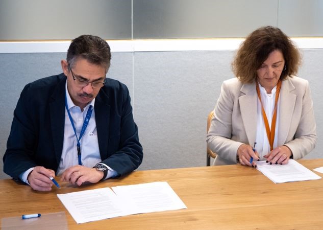 Signature du contrat de partenariat entre le Groupe SII et Airtificial 