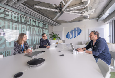 Collaborateurs de SII Nantes en réunion 
