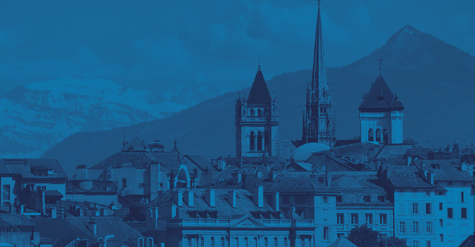 Vue sur les tours de la cathédrale Saint-Pierre à Genève en Suisse